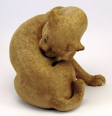 Hi detailed coat cat figurine  cleaning