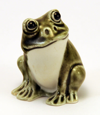 Highbank porcelain frog with white belly