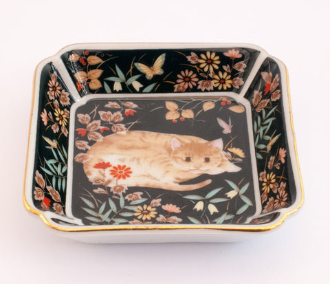 japanese porcelain dish painted cat amongst flowers 310